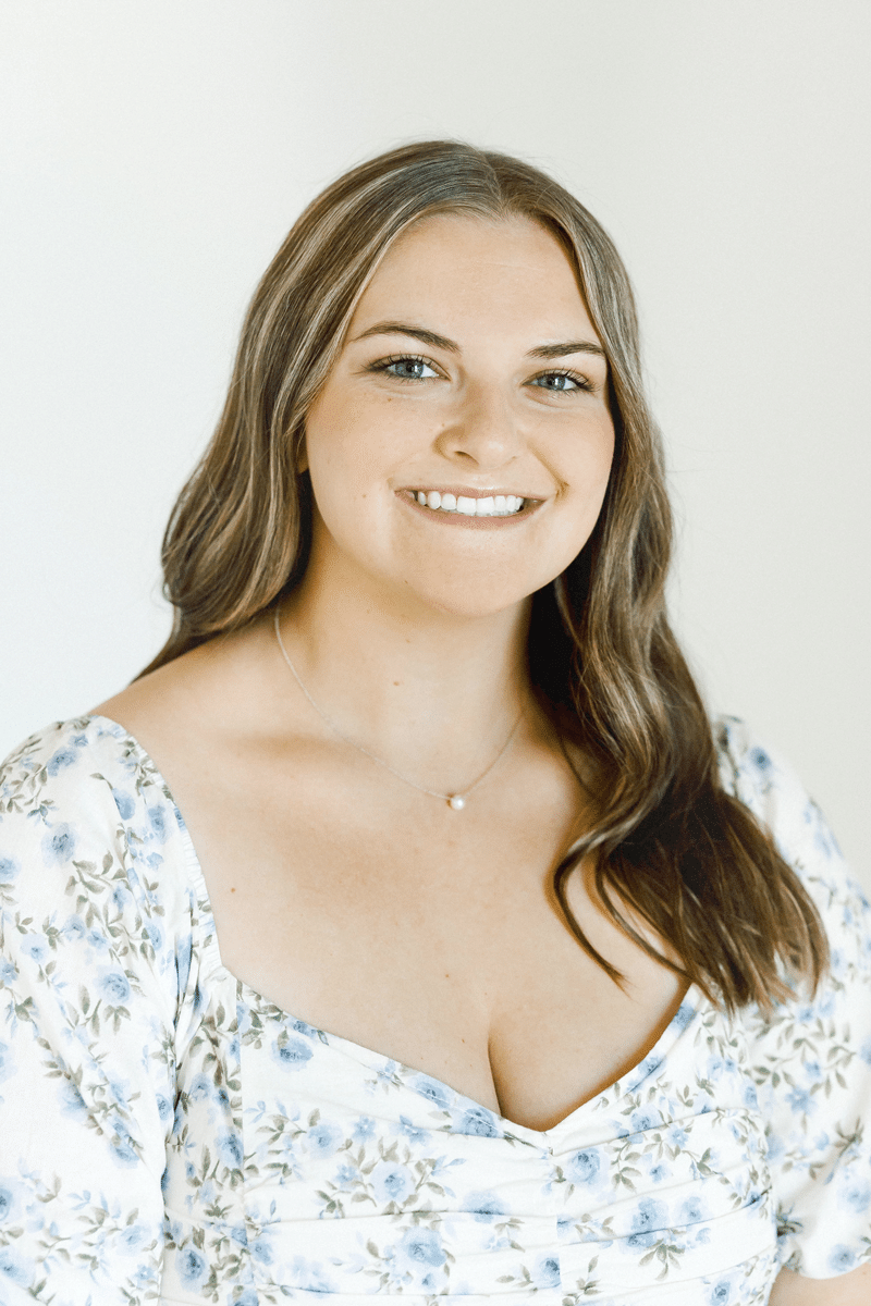 LAUREN_PORTRAIT_BRIGHT